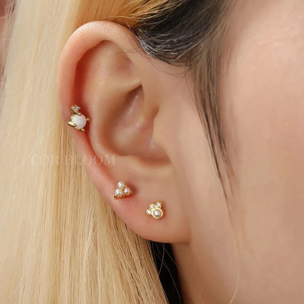 Triangle Baby Pearl Flat Back Piercing (18G)